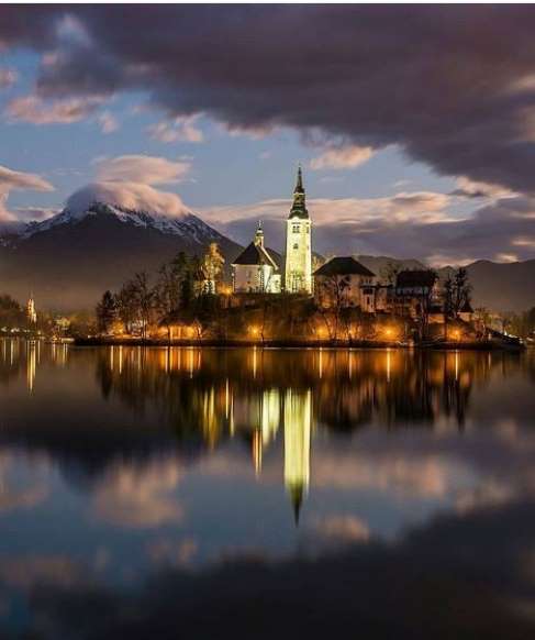 A incrível aldeia que tem uma ilha que conquista corações Elfandarilha