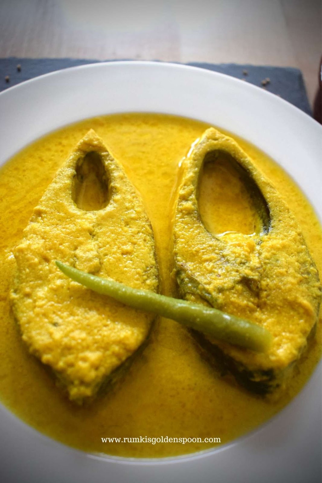 doi ilish, doi ilish recipe, doi ilish step by step, doi ilish bengali recipe, elish mas, recipe for hilsa fish, hilsa recipe, hilsa fish curry, hilsa fish recipe, recipe of hilsa fish, recipe for hilsa fish, how to cook hilsa fish, how to cook Ilish fish, bengali fish recipe, bengali recipe of fish, bengali fish curry recipe, how to make doi ilish, Rumki's Golden Spoon