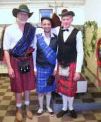 Drie musketiers bij de Schotse avond van Rudy en Chiel