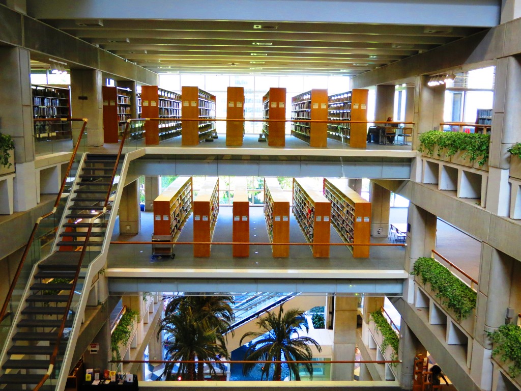 BROWARD COUNTY LIBRARY - BIBLIOTECA PÚBLICA FORT LAUDERDALE