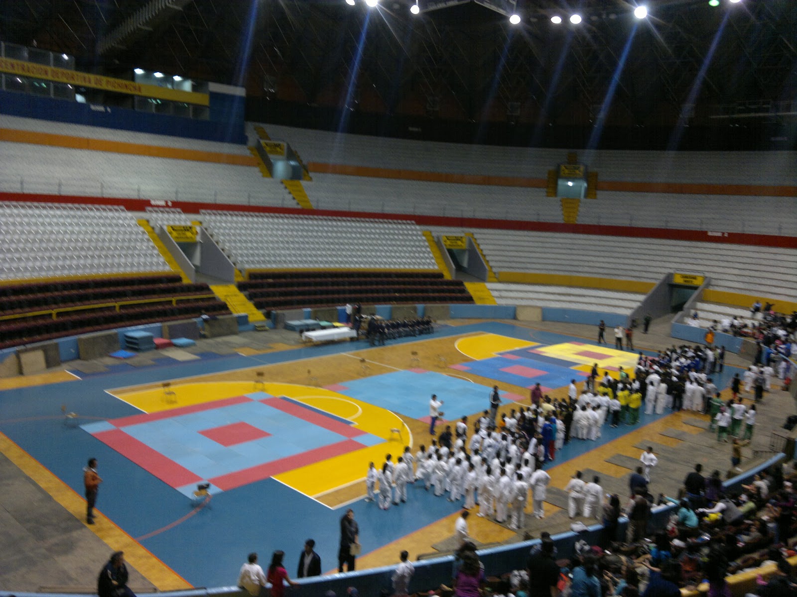CLUB DE KARATE-DO LEI-FU: JULIO Copa MANTILLA en el COLISEO RUMIÑAHUI