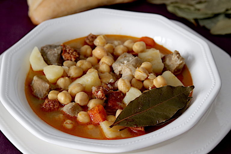 LOS PUCHEROS DE LA JUANI POTAJE ANDALUZ DE GARBANZOS
