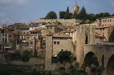 Besalú from the medieval bridge