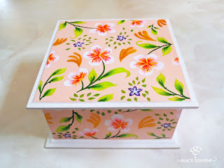 caja joyero pintado a mno flores