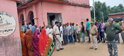 GAYA- 4th Phase Panchayat Election Today: गुरुआ तथा कोंच प्रखंड में आज चौथे चरण का हो रहा है मतदान, कड़ी सुरक्षा में मतदान जारी, In Gurua and Konch block, today the fourth phase of voting is going on, Polling underway under tight security, DM, SSP, AnjNewsMedia