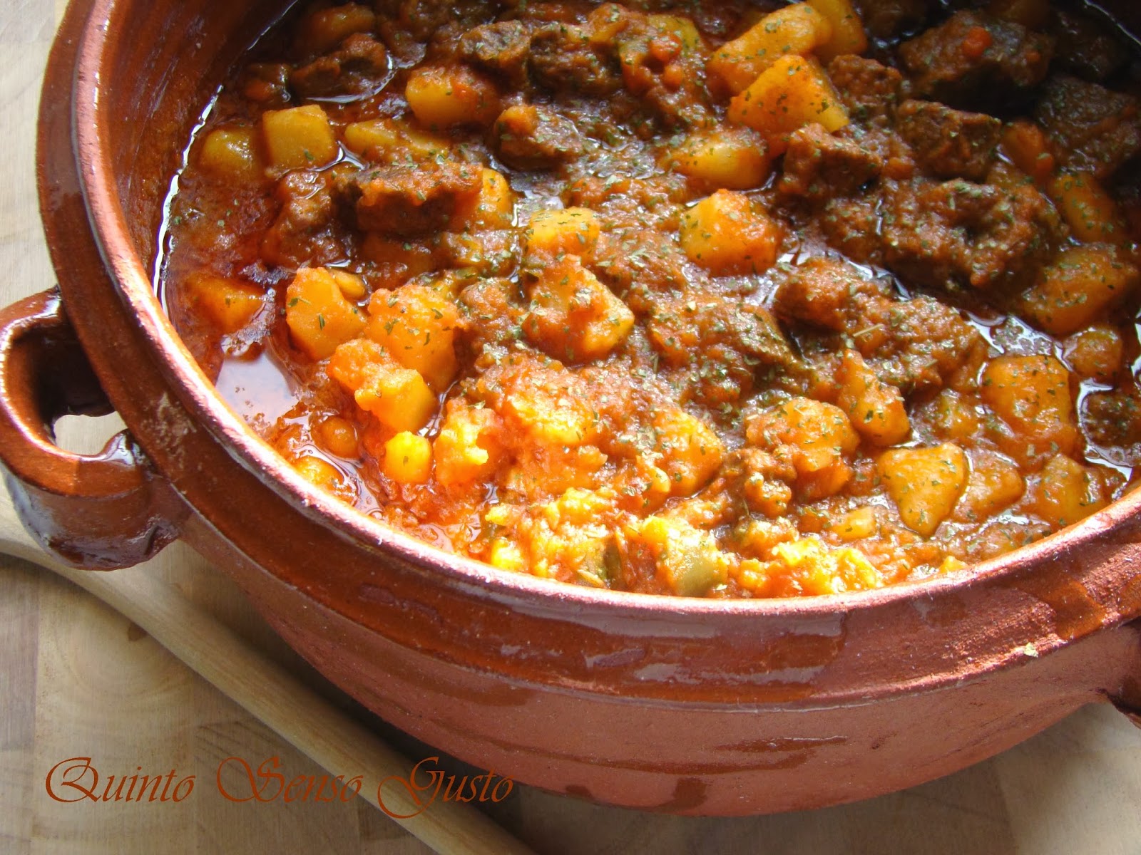 Quinto Senso Gusto Gulash Ungherese