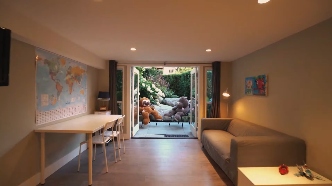 28 Interior Design Photos vs. 125 Kensington Crescent, North Vancouver Luxury Home Tour