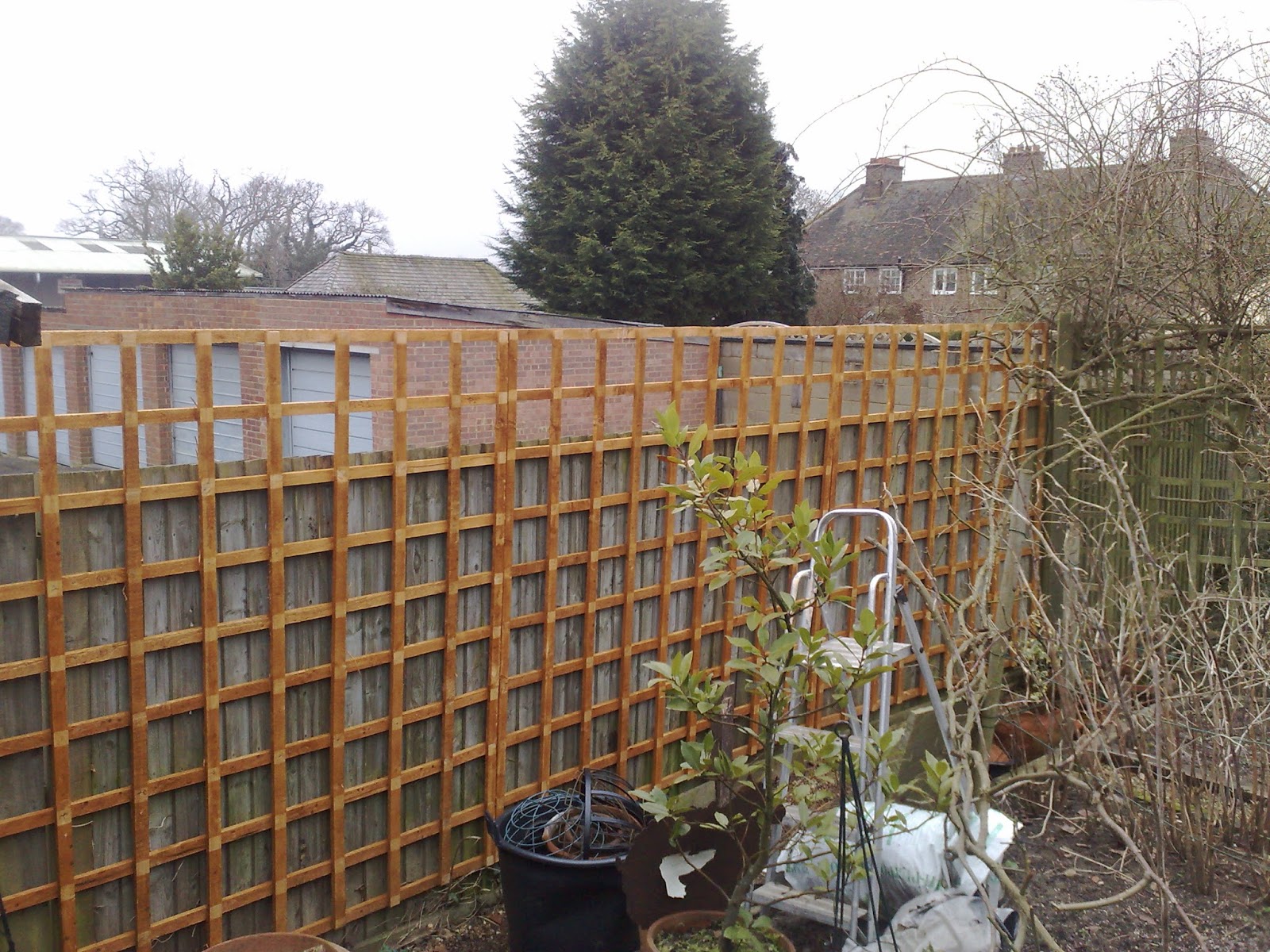 Classic Gardens 07718 057 162 Fencing / Trellis