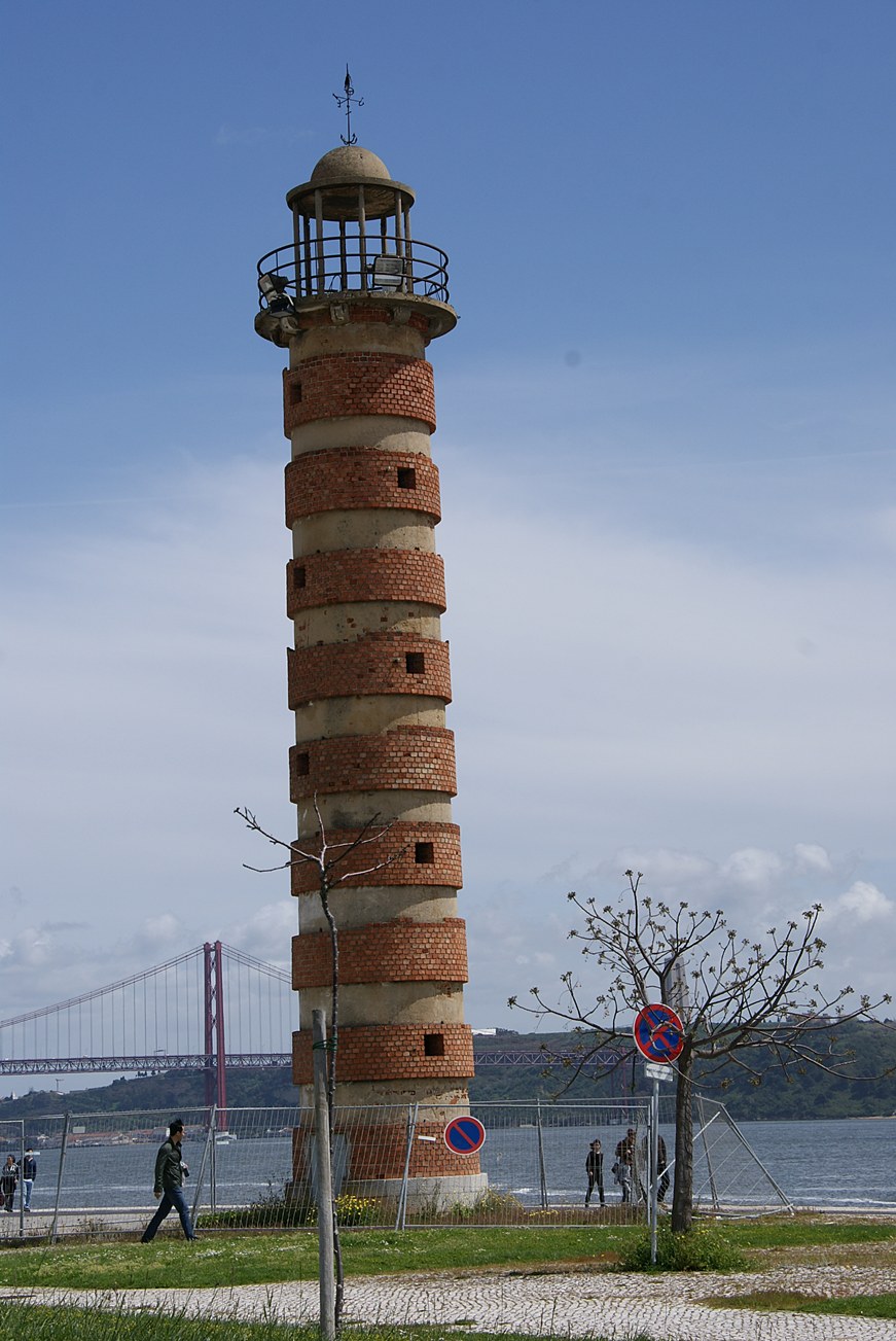 Neal&rsquo;s Lighthouse Blog: Belém Doca do Bom Sucesso (Faux Lighthouse