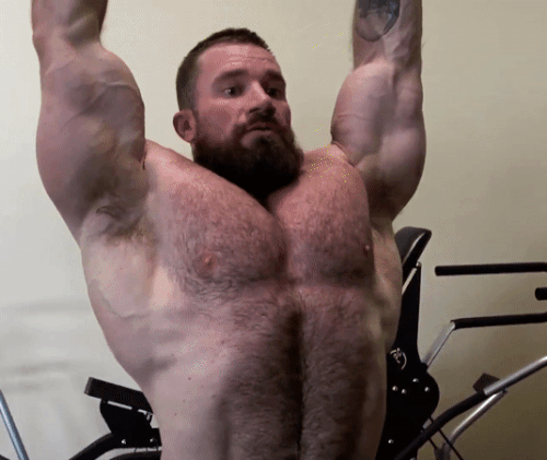 strong-muscular-men-gym-workout-seth-feroce-gif