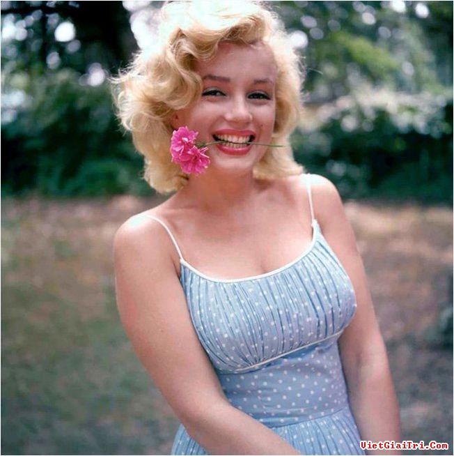 Vẻ đẹp khó quên của biểu tượng gợi cảm Marilyn Monroe