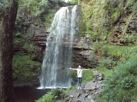 henrhyd-falls, brecon-beacons, walk, waterfall
