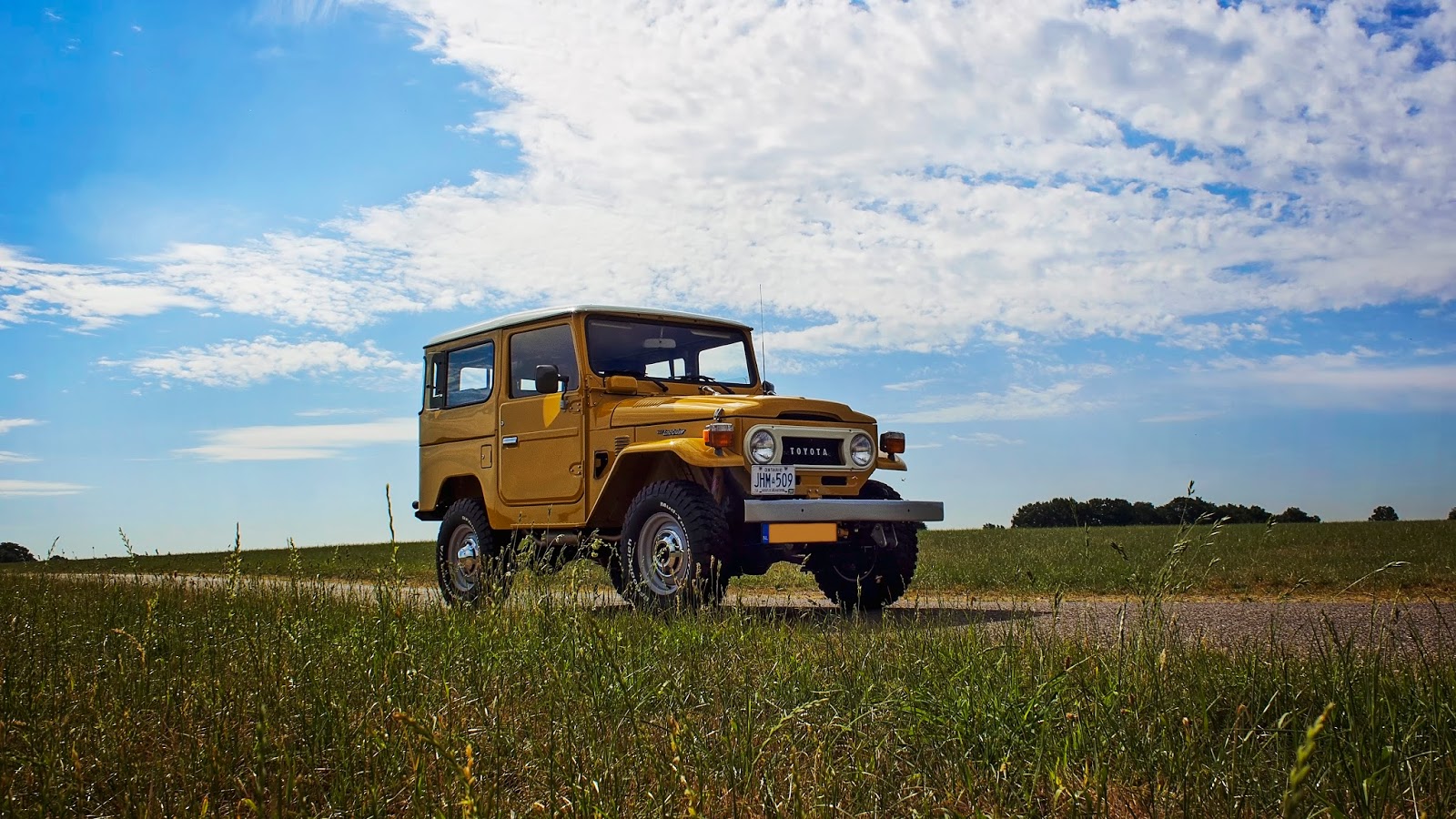 Toyota LandCruiser FJ40 - BJ40 - BJ42 - How Car Restoration Works
