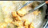Crisp golden fried chicken for chilli chicken gravy recipe