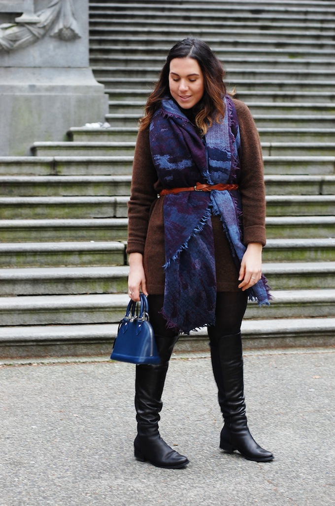 Wilfred by Aritzia Deconstructive blanket scarf and Wilfred free sweater dress blogger outfit