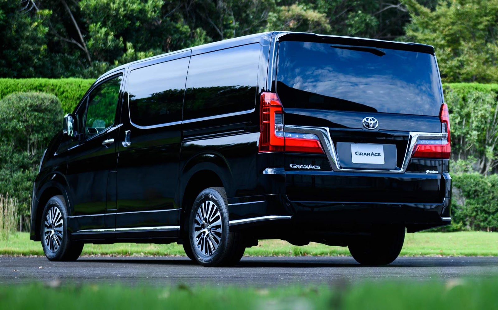 Novo Toyota GranAce será apresentado no Salão de Tokyo