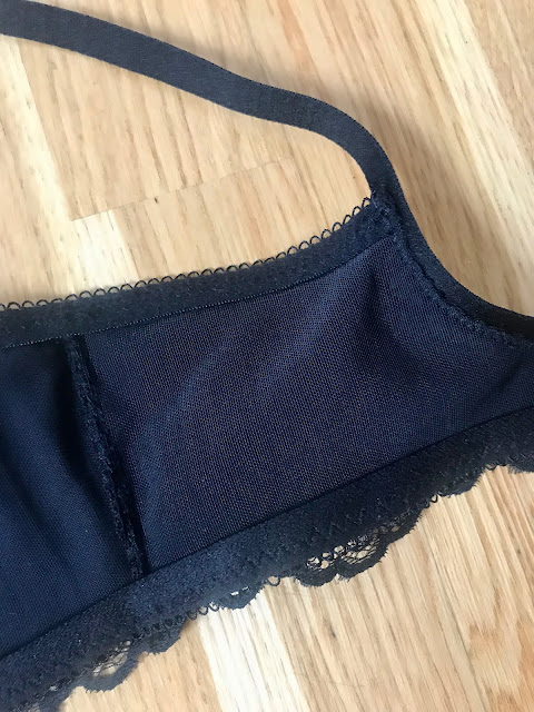 Diary of a Chain Stitcher: Black Scalloped Edge Lace Cloth Habit Watson Bra