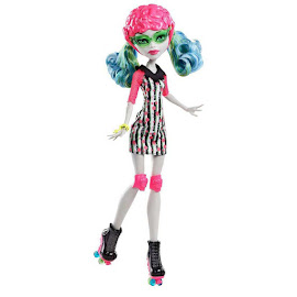 Monster High Ghoulia Yelps Skultimate Roller Maze Doll