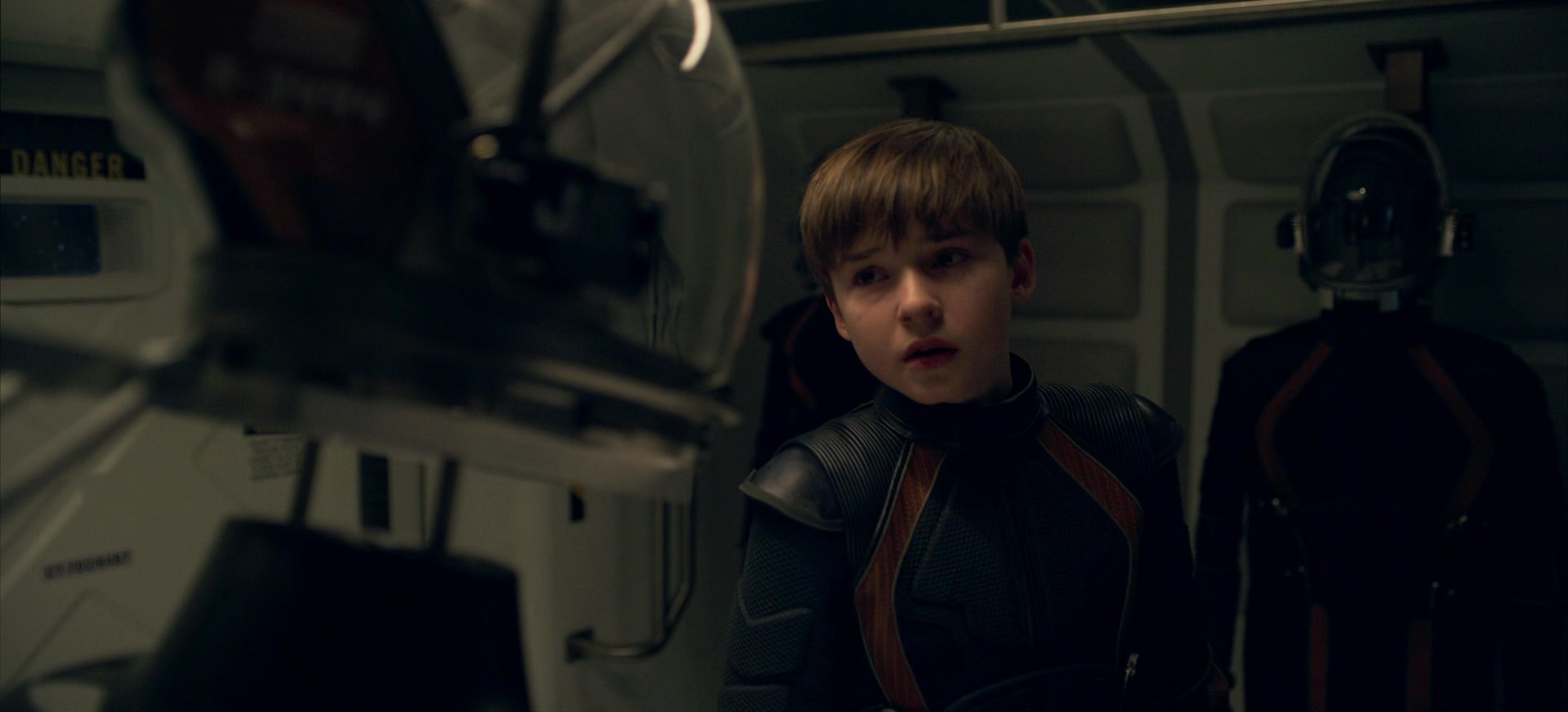 затерянные в космосе 2019. затерянные в космосе сериал 2018–2021. максвелл дженкинс затерянные в космосе. затерянные в космосе фильм 2018. затерянные в космосе 2019.