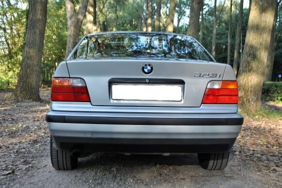 BMW E36 - Tampak Belakang