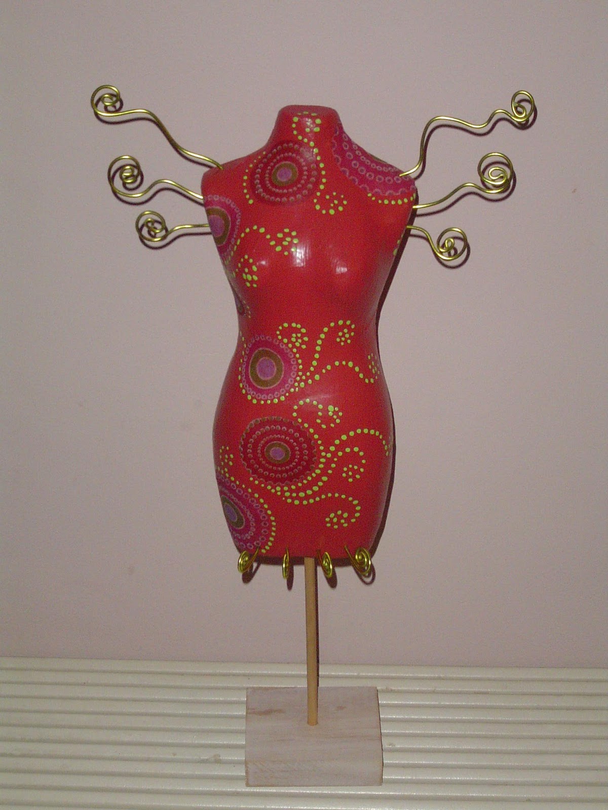 Ciloubel créations. Buste porte bijoux