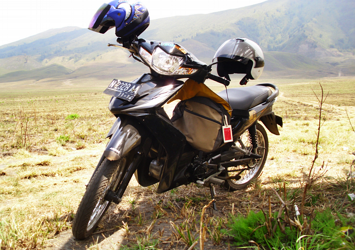 Bromo via Gubuk Klakah - Coban Pelangi ~ Petualangan Malang