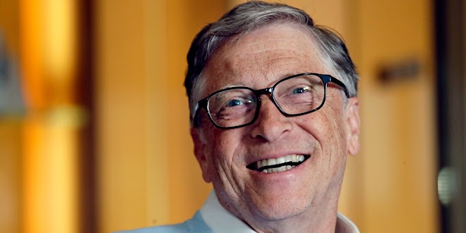 Μπιλ Γκέιτς: Ο κόσμος θα έχει επανέλθει στη φυσιολογική του ζωή ως το τέλος του 2022  