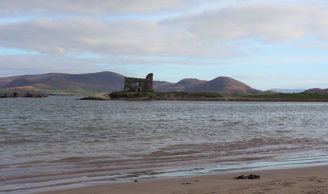 Ring of Kerry, ajaminen irlannissa, irlanti, kerry, kauniit maisemat, kapeat tiet, kaunis maisema, matkustaminen irlannissa, missä kannattaa käydä irlannissa, kaunis irlanti, vanha linna, hiekkaranta