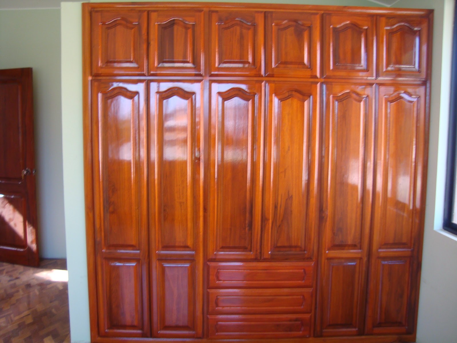 MUEBLES DE MADERA: MODELOS DE CLOSET