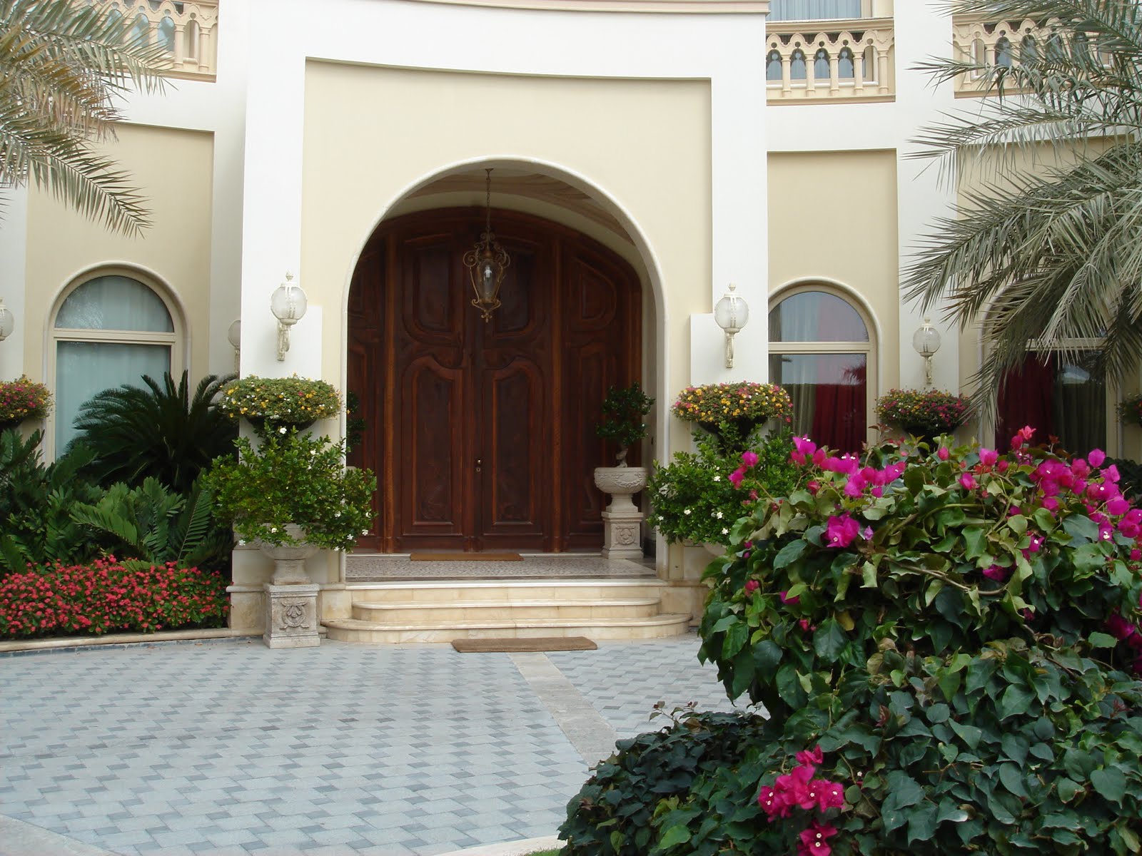 The Next Chapter, Doha, Qatar Doha Garden Tour Residence 5