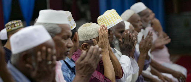 55485_LKA190507SriLankanMuslimsGetty_1557755695627.jpg
