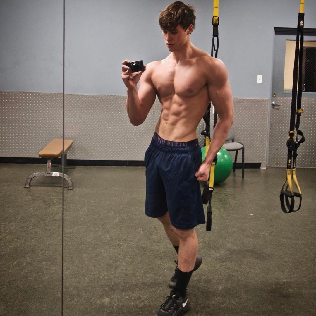 sexy-shirtless-muscular-bad-boys-gym-mirror-selfie-big-pecs