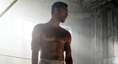 Provocative Wave for Men: Rege-Jean Page naked in Netflix "Bridgerton"