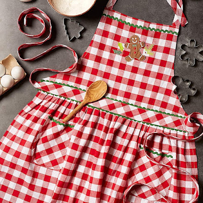 Gingerbread Apron with a Welcoming, Warm & Cheery Feeling for Christmas!