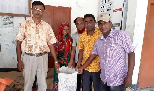 Bakshiganj Sadhurapara Union distributes VGF rice