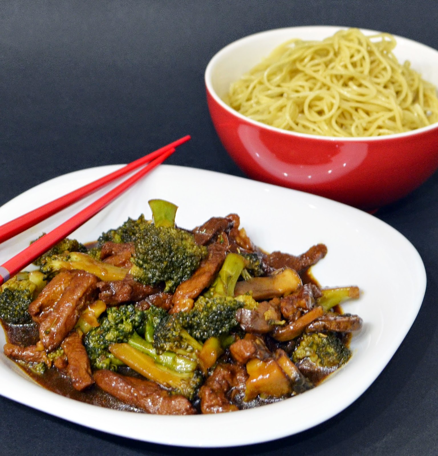 Stir-fry cu vită şi broccoli