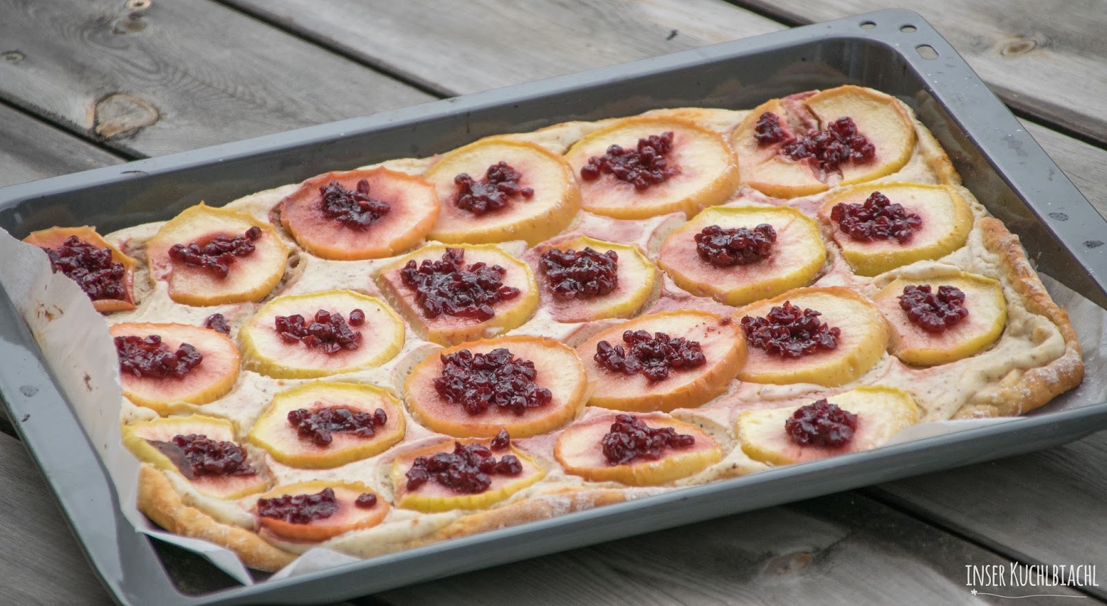 inser Kuchlbiachl: Apfel Preiselbeer Kuchen mit Quarkcreme inser Kuchlbiachl: Apfel Preiselbeer Kuchen mit Quarkcreme