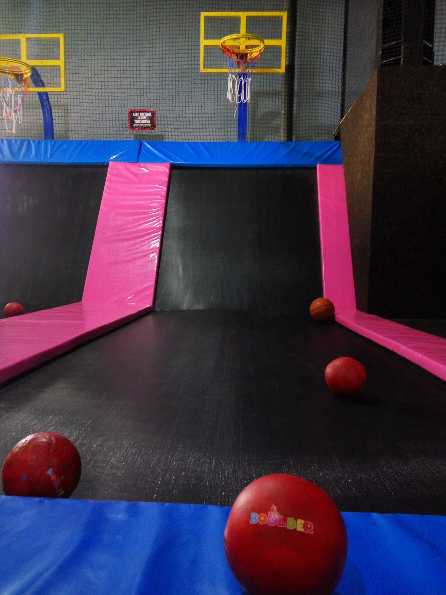 BOULDER TRAMPOLINE OFFICIAL Trampolin Park