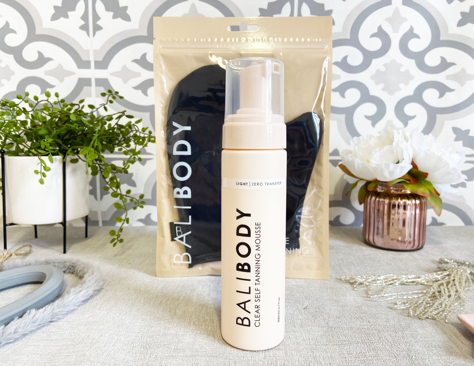 Kathryn s Loves Bali Body Clear Self Tanning Mousse Mitt Review self-tan-bronzing-mousse-200ml-justmylook