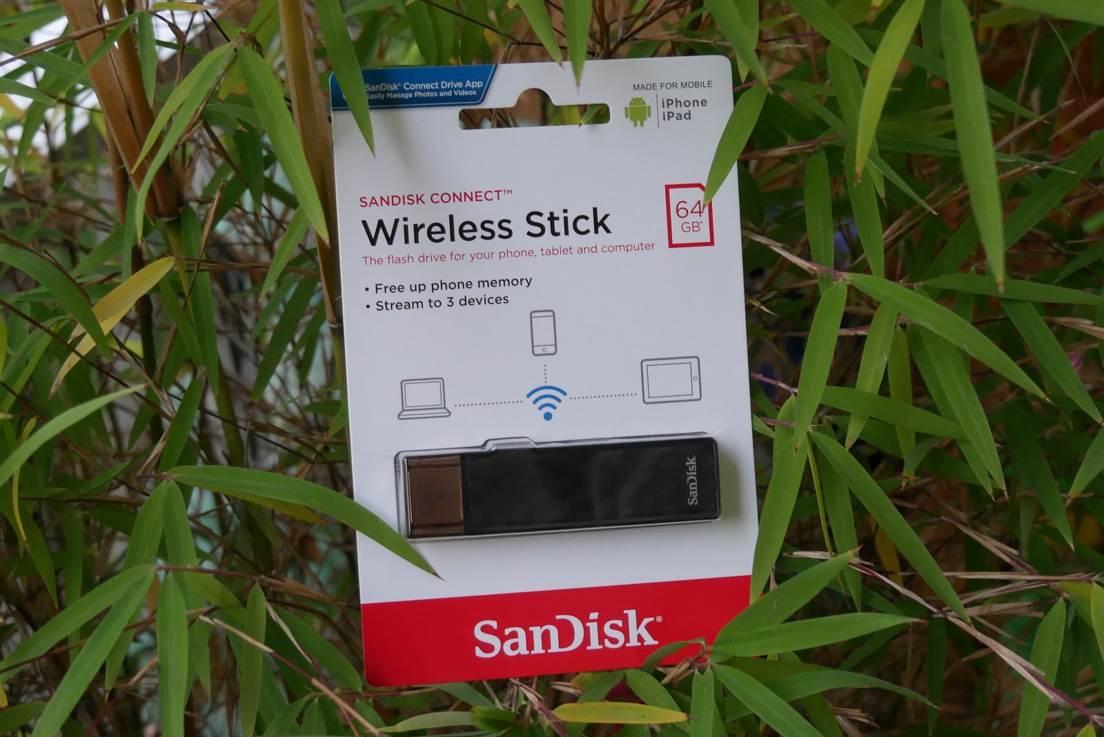 STOCKAGE. SanDisk Connect : une clé USB sans fil pas très rapide mais bien  pratique