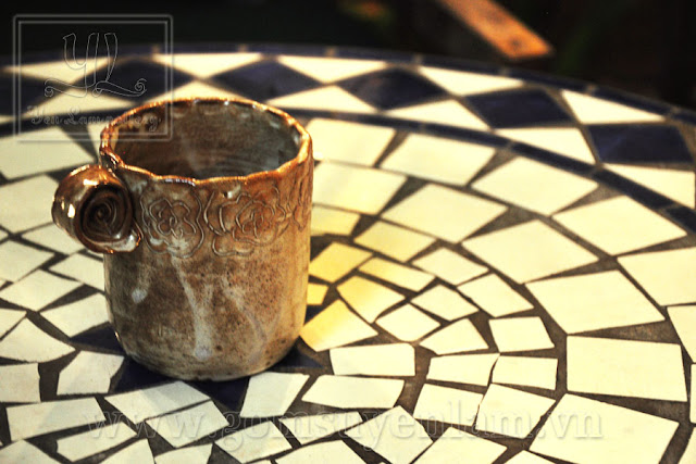 handmade pottery mug in viet nam