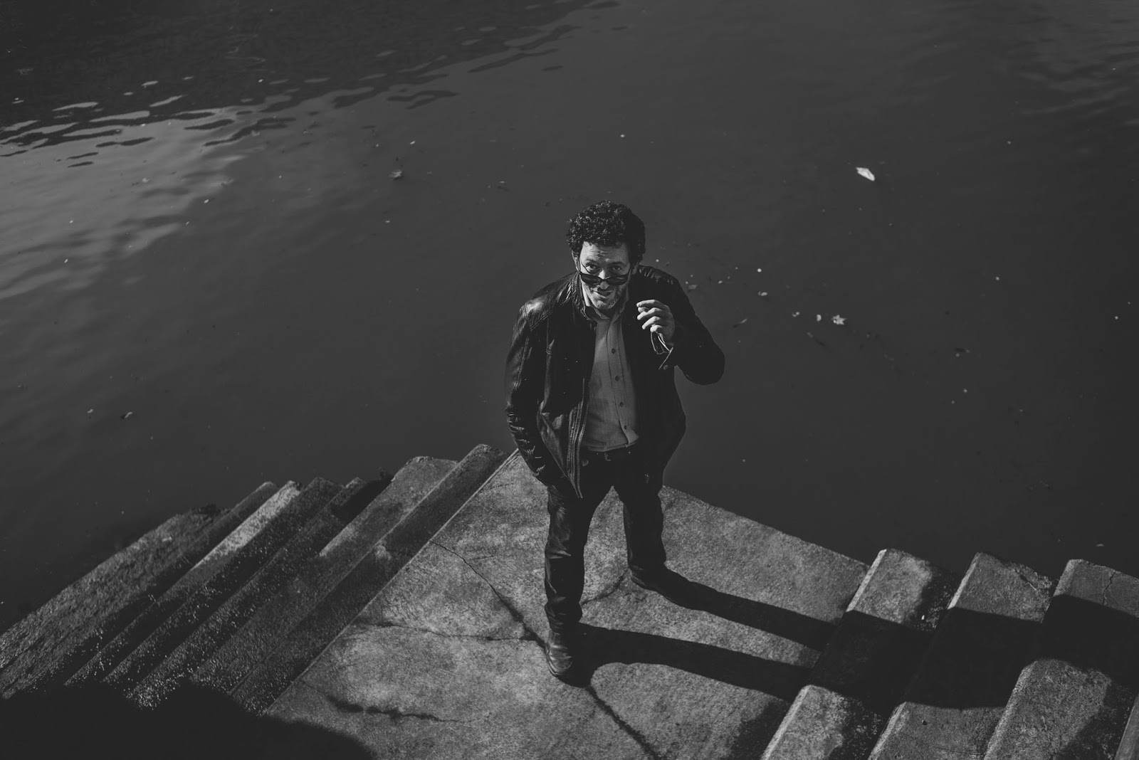 El Libro de los Viernes Mikel Santiago nos invita a descubrir quién lo