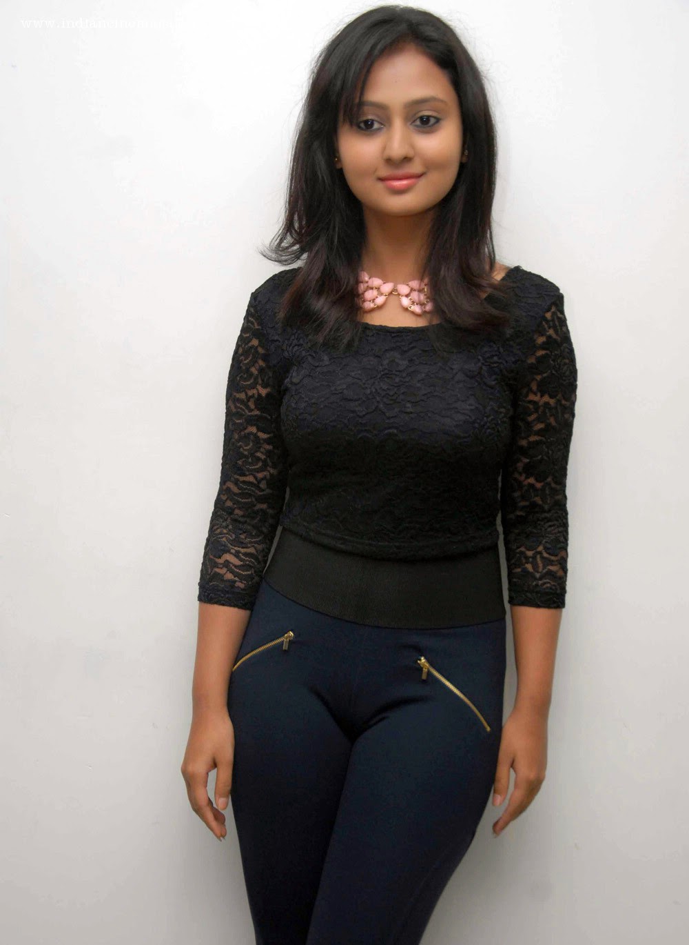 Amulya Sex Photos - Sexy Malayalam Young actress amulya with skin tight leggins ...