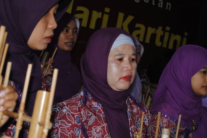 Panduan Memainkan Angklung LARASASRI