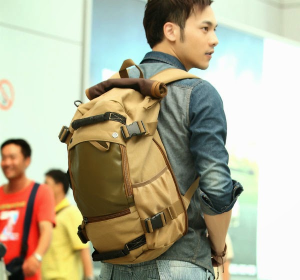 tas untuk travelling pria