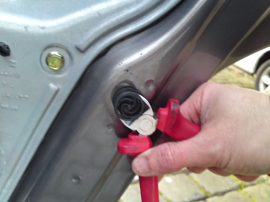 DubSteve's Brain Nuggets Seat Leon Leaking Door Seals Repair Guide