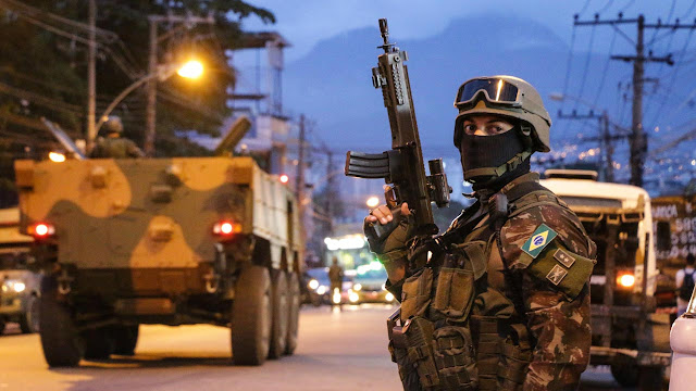 Forças Armadas ampliam produção de álcool em gel e cloroquina