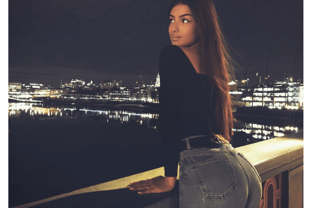 Mimi Keene Kimdir? 