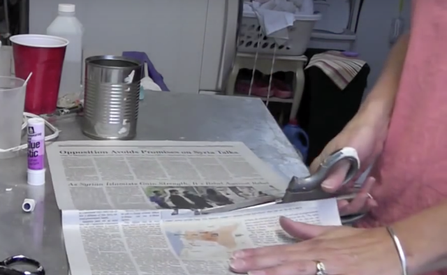 Learn how to make a newspaper pencil holder! | newspaper | newspaper crafts | pencil holder | how to make | diy | crafts #diy #FathersDaygift #Fathersday #kidscrafts #forkids #crafts