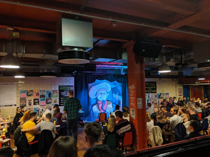 11 Fun Date Ideas in Newcastle Upon Tyne - stand comedy club
